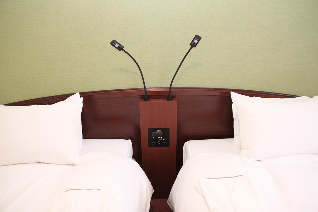 Отель The B Kyoto Sanjo Экстерьер фото