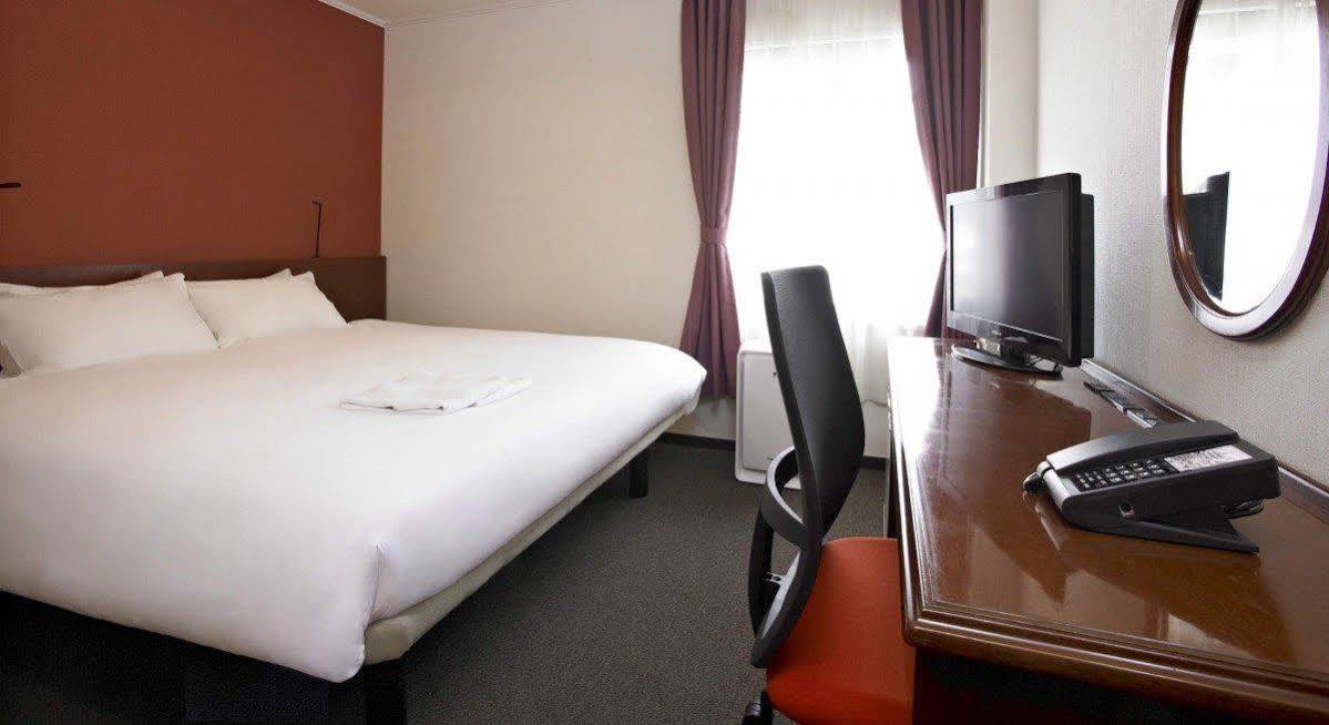 Отель The B Kyoto Sanjo Экстерьер фото