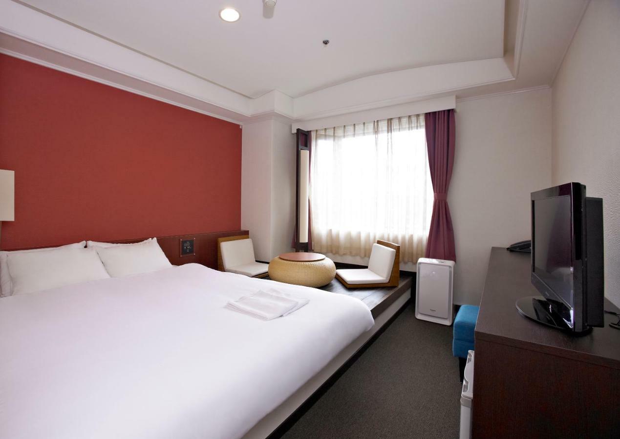 Отель The B Kyoto Sanjo Экстерьер фото
