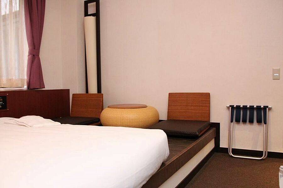 Отель The B Kyoto Sanjo Экстерьер фото